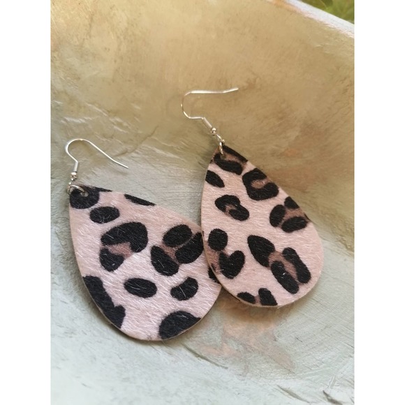 Faux Fur Cheetah Print Cute Teardrop Dangle Earrings - Picture 5 of 8